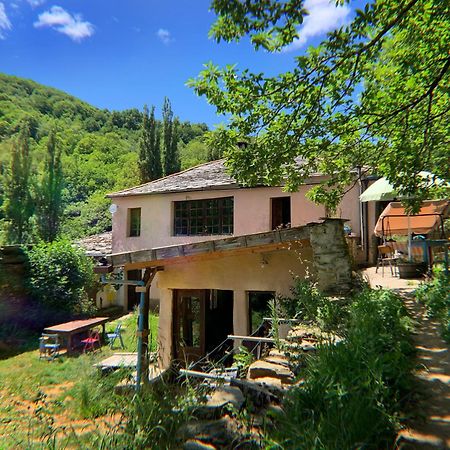 Albergue Eco El Beso - Vegano Tríacastela Exteriör bild