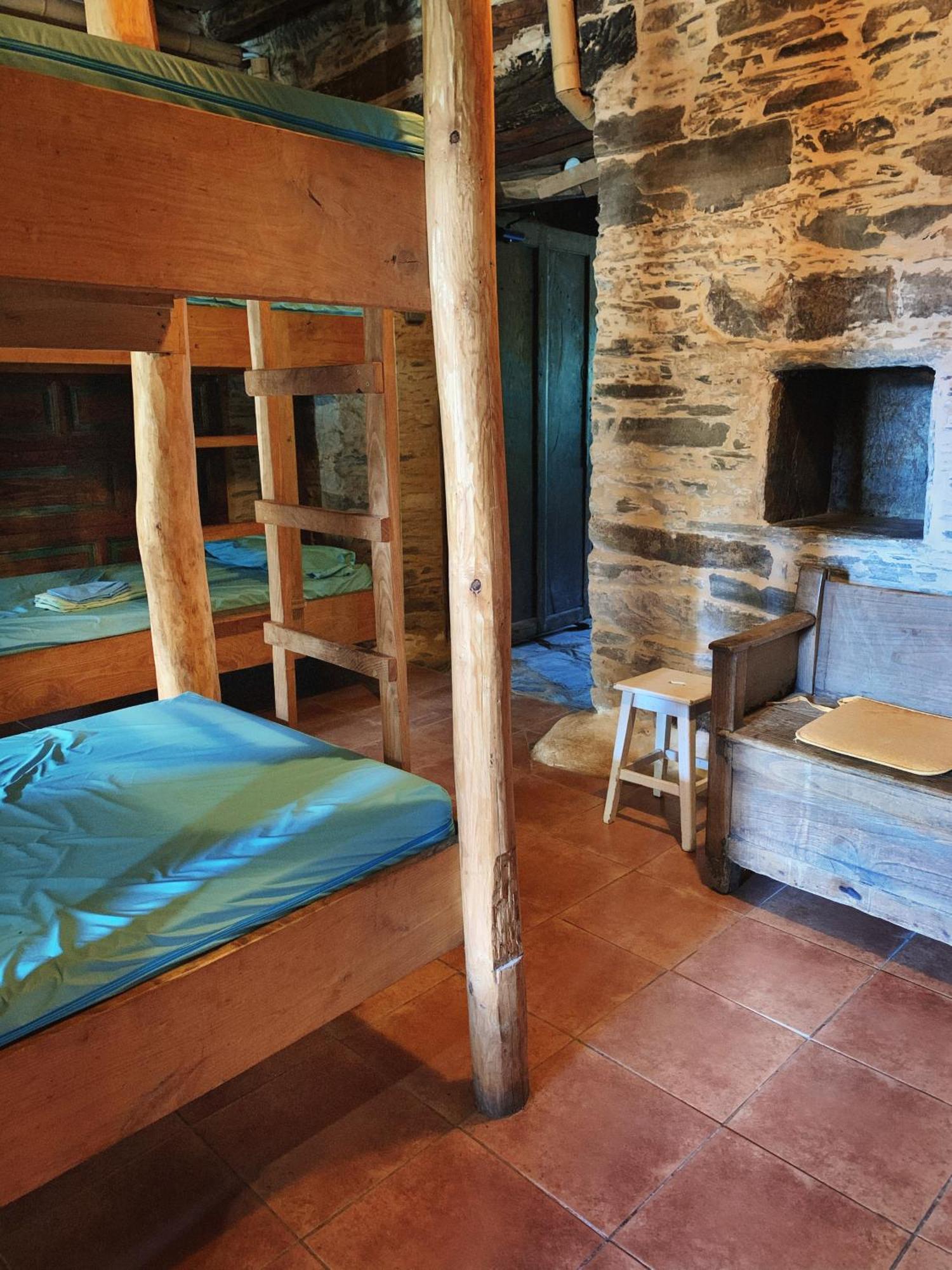 Albergue Eco El Beso - Vegano Tríacastela Exteriör bild